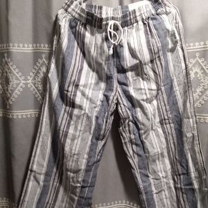 Women's Beachlunchlounge Capris small NWT